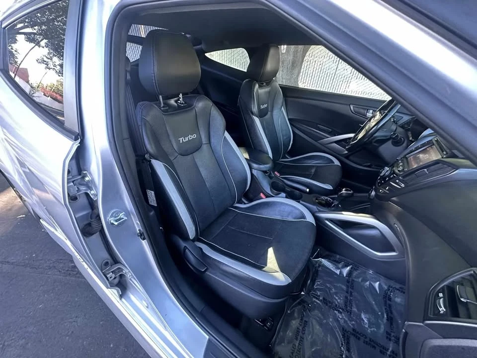 2013 Hyundai Veloster - Image 11 of 12