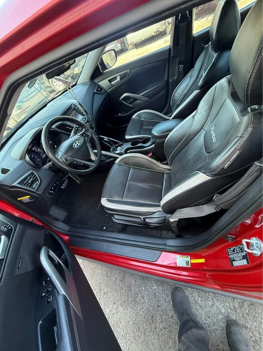 2013 Hyundai Veloster - Image 7 of 13