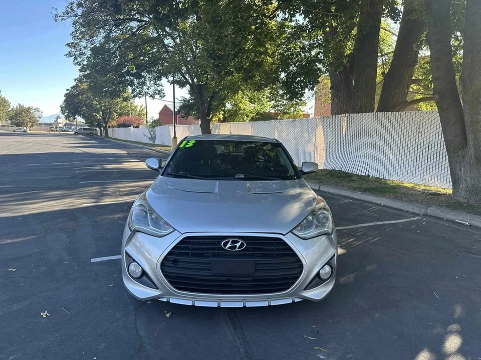 2013 Hyundai Veloster - Image 2 of 12