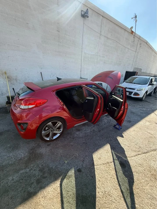 2013 Hyundai Veloster - Image 10 of 13