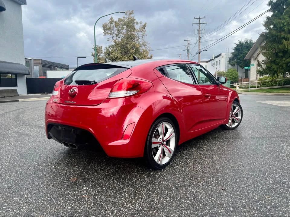2013 Hyundai Veloster - Image 2 of 12