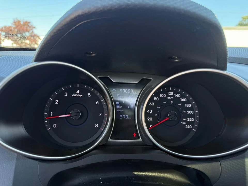 2013 Hyundai Veloster - Image 12 of 19