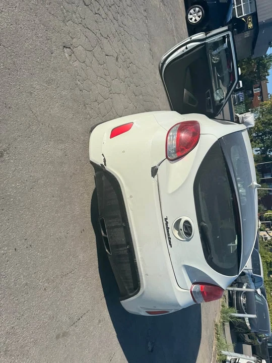 2013 Hyundai Veloster - Image 3 of 20