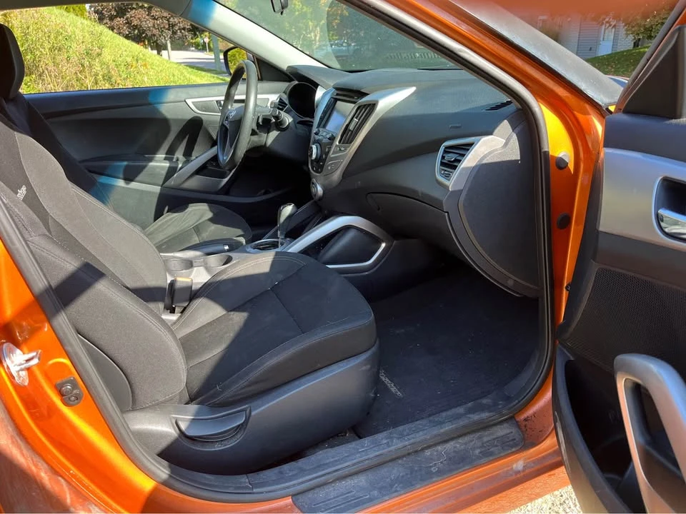 2013 Hyundai Veloster - Image 10 of 14