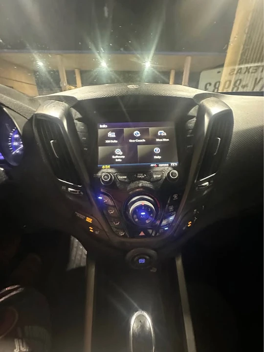 2013 Hyundai Veloster - Image 14 of 17