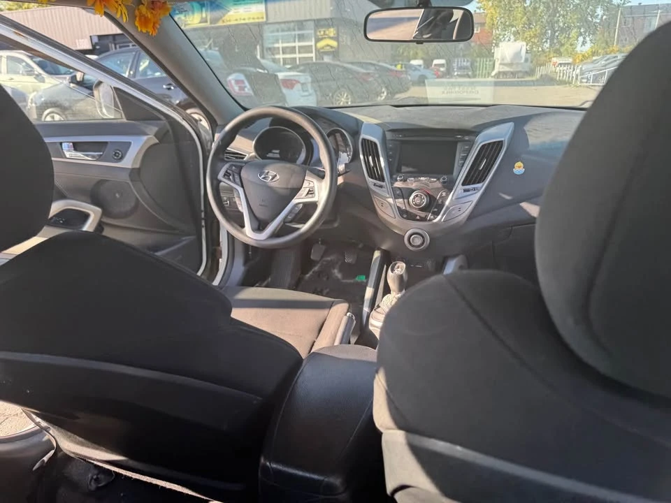 2013 Hyundai Veloster - Image 19 of 20