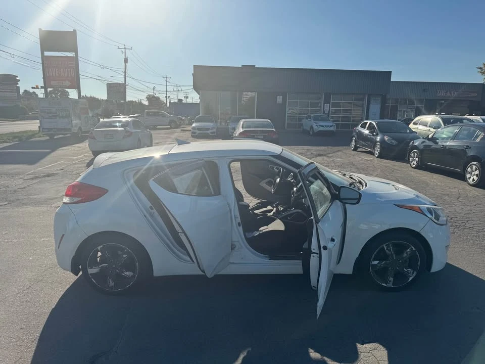 2013 Hyundai Veloster - Image 9 of 20
