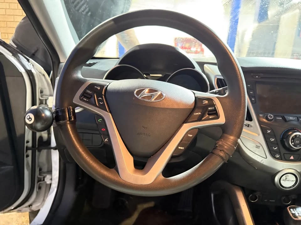 2013 Hyundai Veloster - Image 6 of 11