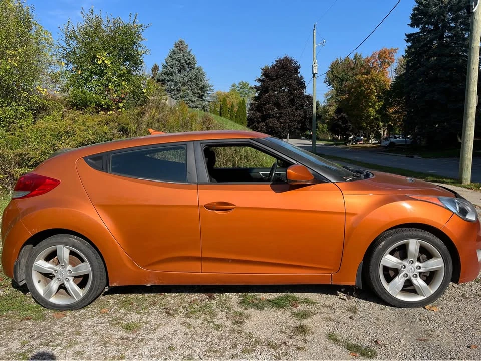2013 Hyundai Veloster - Image 2 of 14