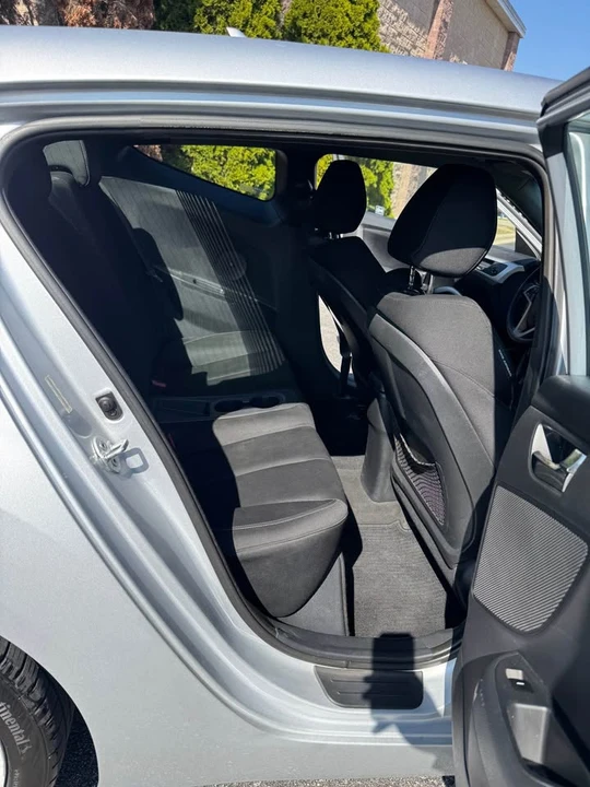 2013 Hyundai Veloster - Image 9 of 14