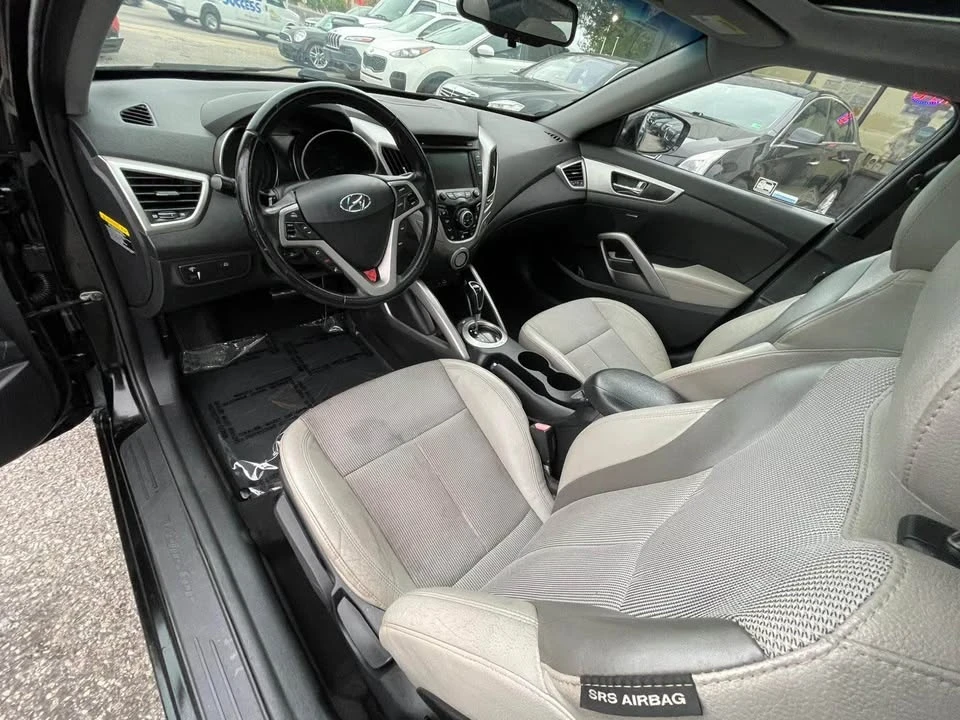 2013 Hyundai Veloster - Image 10 of 19