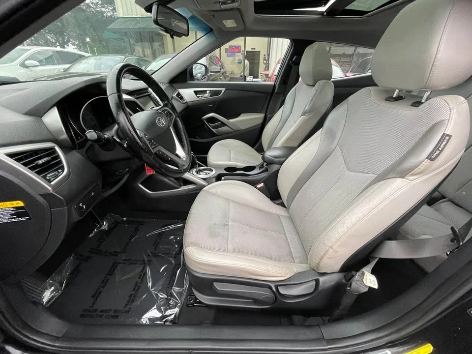 2013 Hyundai Veloster - Image 9 of 19