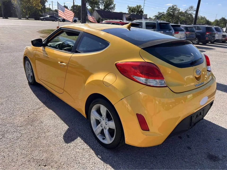 2013 Hyundai Veloster - Image 5 of 10