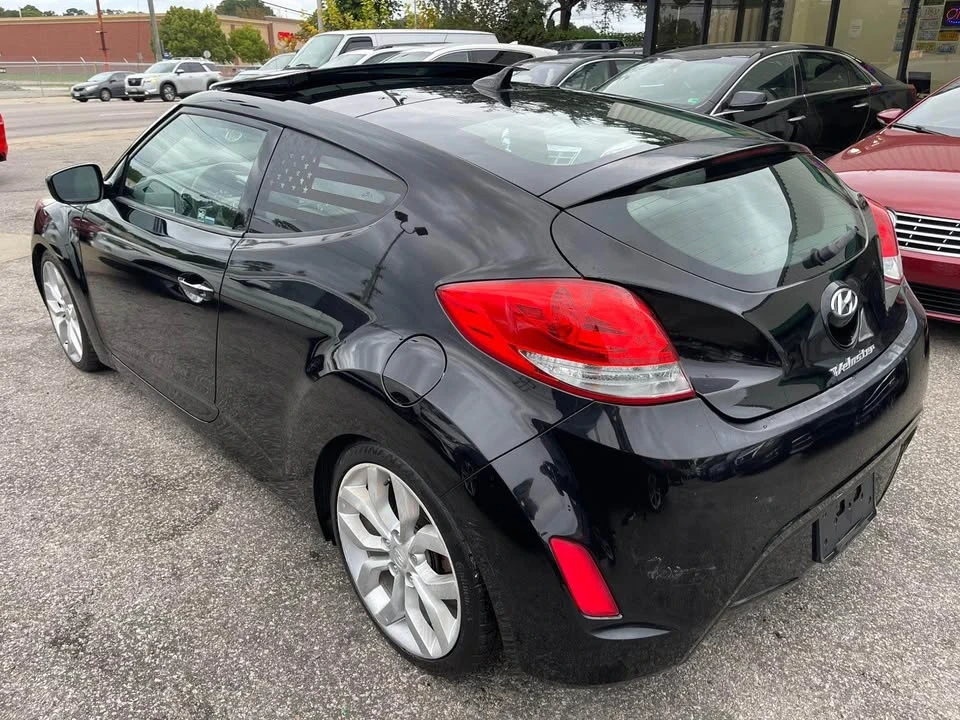 2013 Hyundai Veloster - Image 8 of 19
