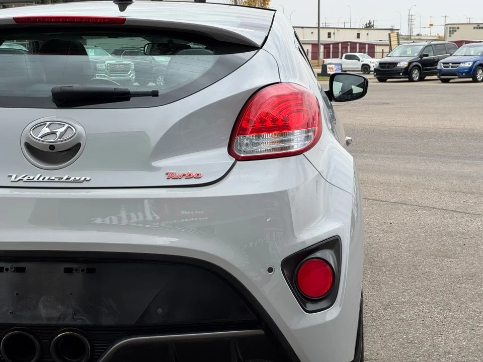 2013 Hyundai Veloster - Image 9 of 18
