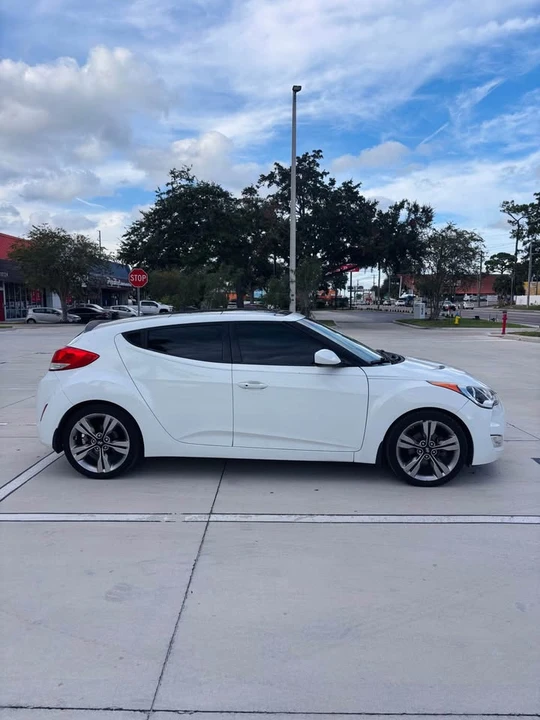 2013 Hyundai Veloster - Image 5 of 14