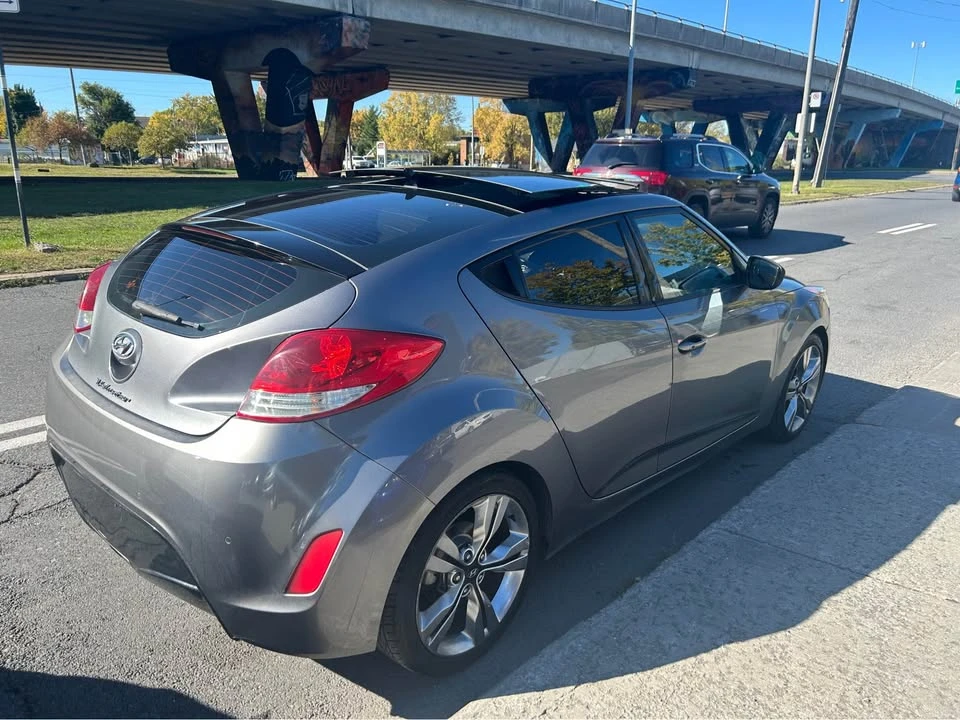 2013 Hyundai Veloster - Image 12 of 14