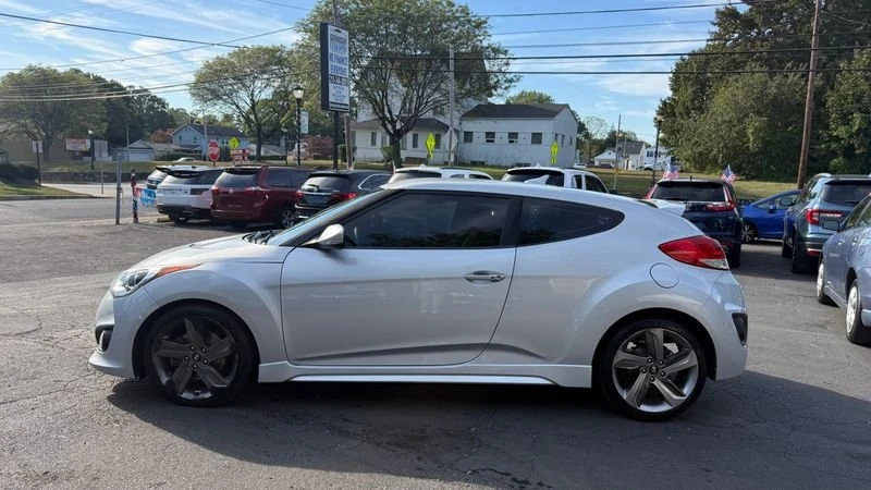 2013 Hyundai Veloster - Image 2 of 17