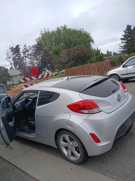2013 Hyundai Veloster - Image 3 of 9