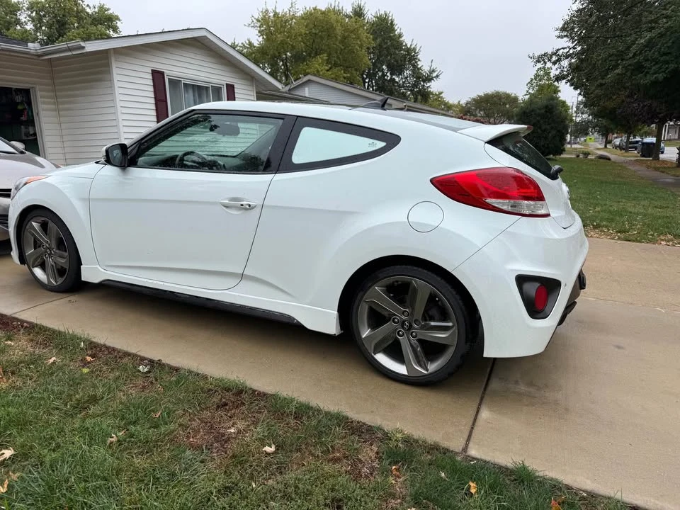2013 Hyundai Veloster - Image 10 of 18