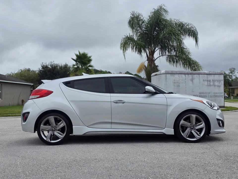 2013 Hyundai Veloster - Image 9 of 15
