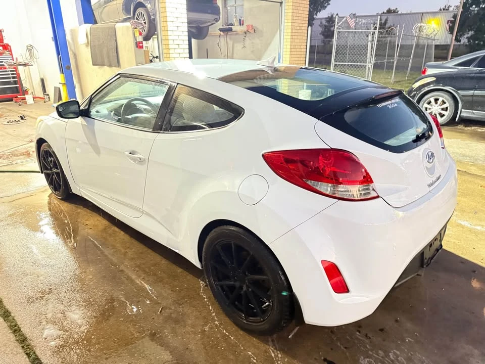 2013 Hyundai Veloster - Image 3 of 11