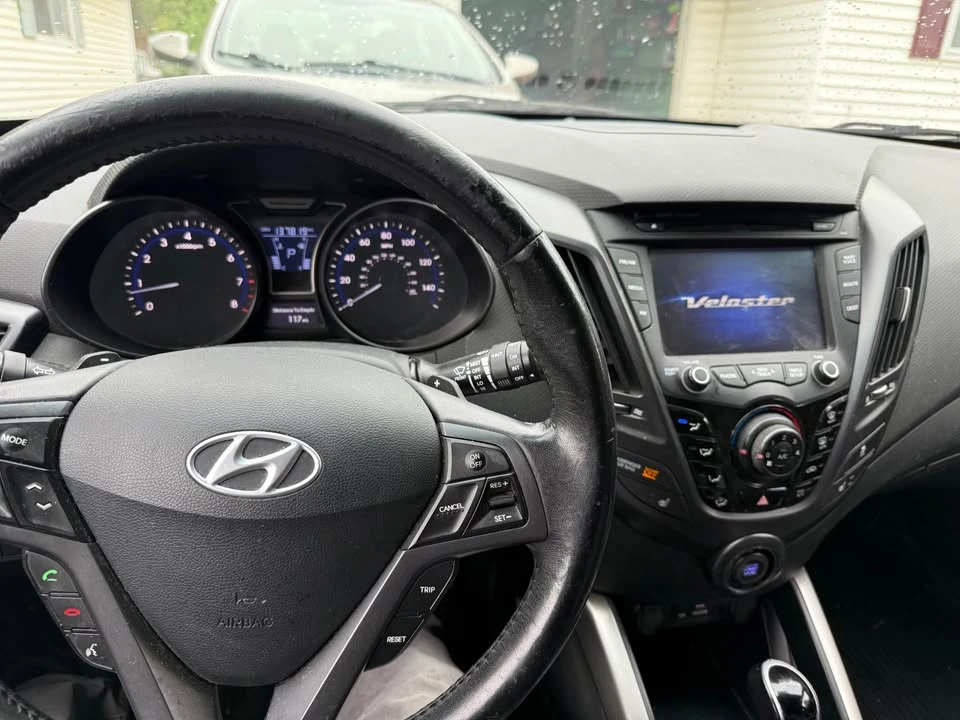 2013 Hyundai Veloster - Image 4 of 18