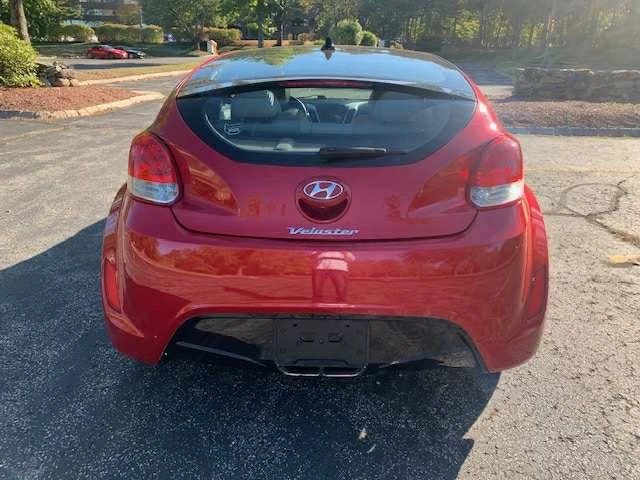2013 Hyundai Veloster - Image 2 of 11