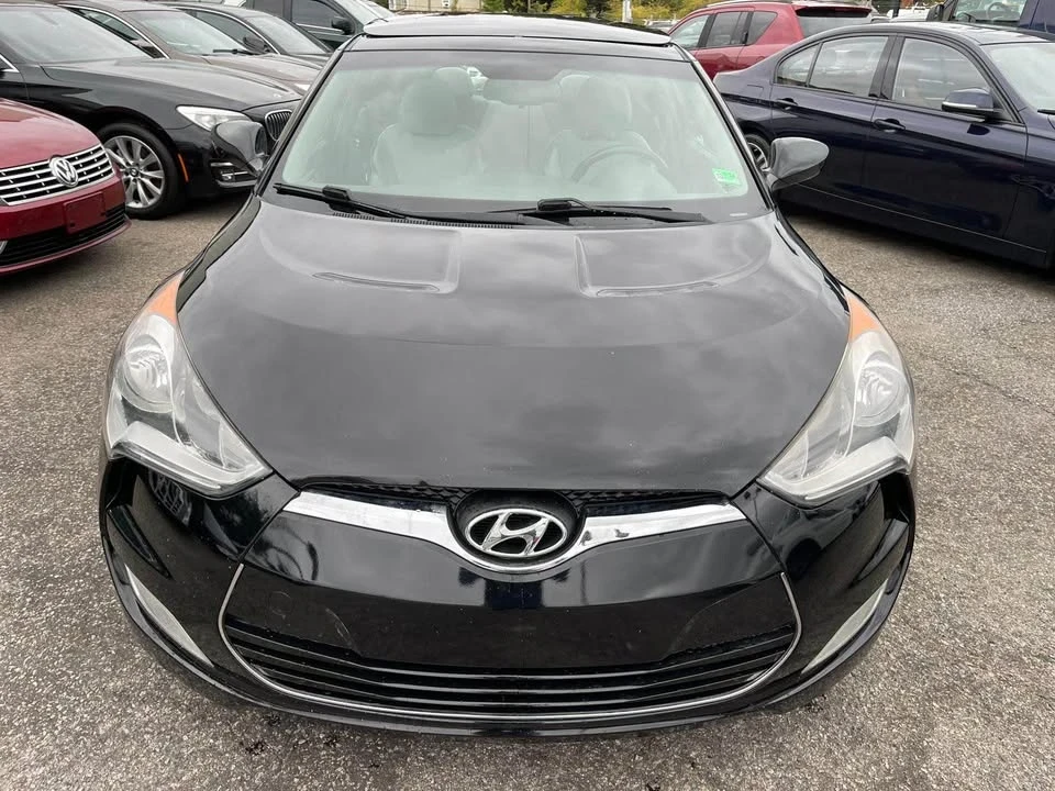 2013 Hyundai Veloster - Image 2 of 19