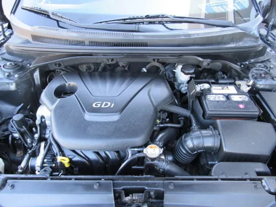 2013 Hyundai Veloster - Image 12 of 13