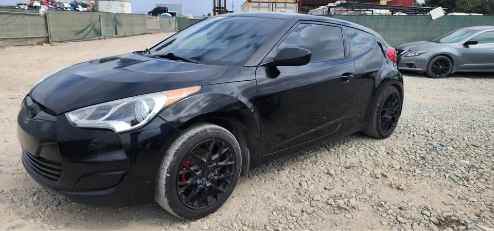 2013 Hyundai Veloster - Image 2 of 8