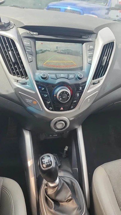 2013 Hyundai Veloster - Image 7 of 8