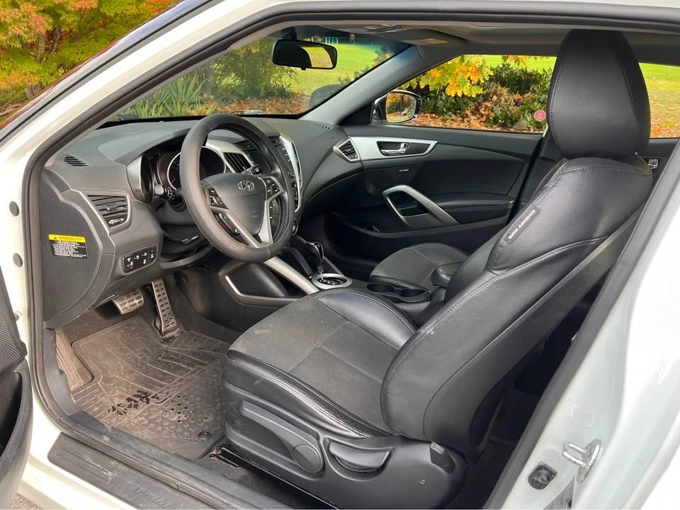 2013 Hyundai Veloster - Image 10 of 13
