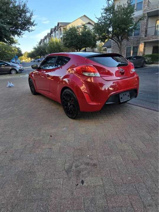 2013 Hyundai Veloster - Image 2 of 9