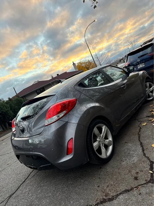 2013 Hyundai Veloster - Image 4 of 11