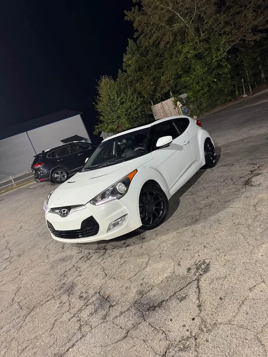 2013 Hyundai Veloster - Image 2 of 2