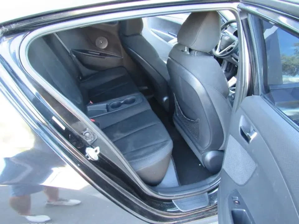 2013 Hyundai Veloster - Image 10 of 13