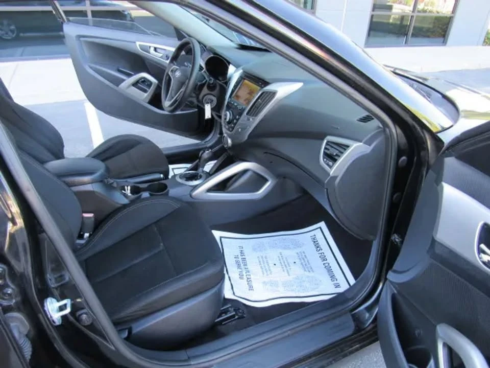 2013 Hyundai Veloster - Image 11 of 13