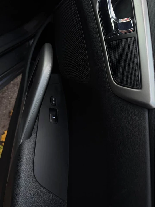 2013 Hyundai Veloster - Image 9 of 11