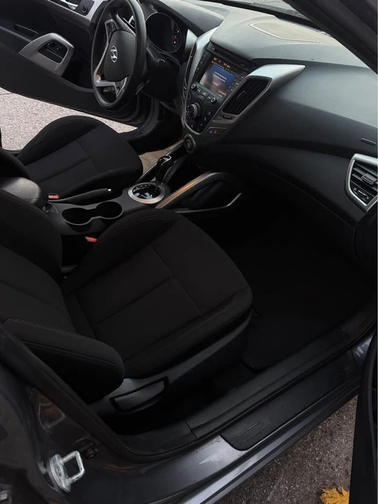 2013 Hyundai Veloster - Image 8 of 11