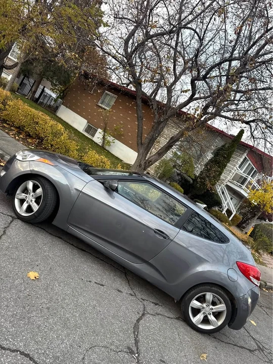 2013 Hyundai Veloster - Image 2 of 11
