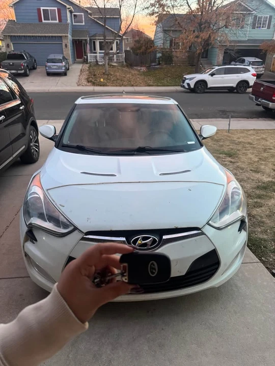 2013 Hyundai Veloster - Image 2 of 7