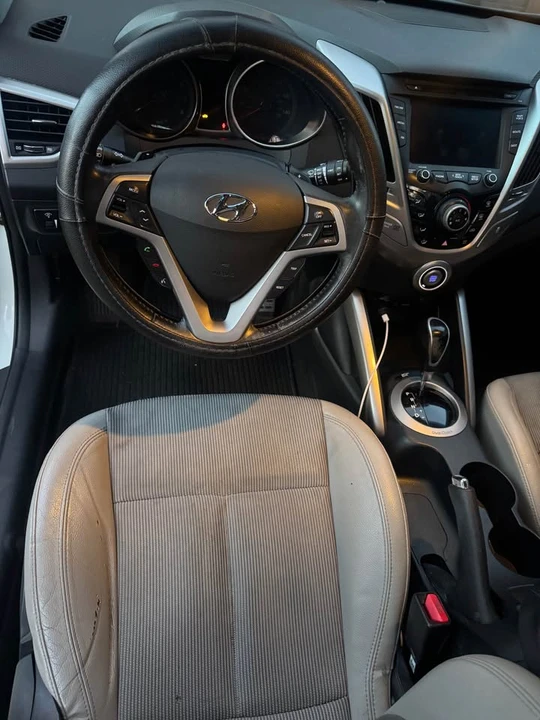 2013 Hyundai Veloster - Image 5 of 7