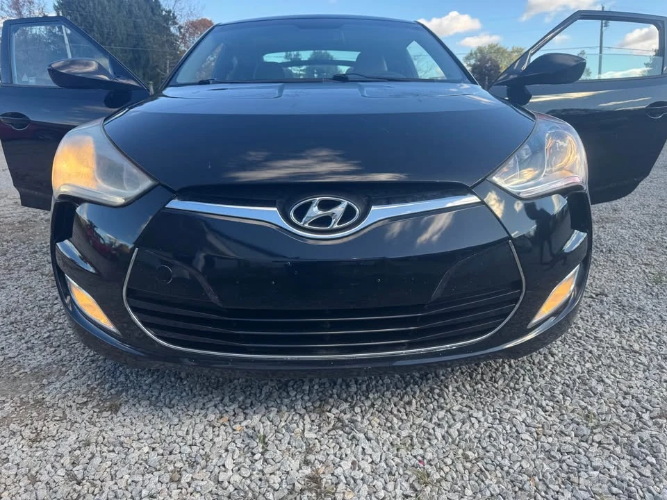 2013 Hyundai Veloster - Image 2 of 20