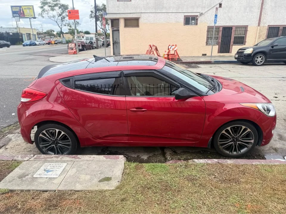 2013 Hyundai Veloster - Image 9 of 13
