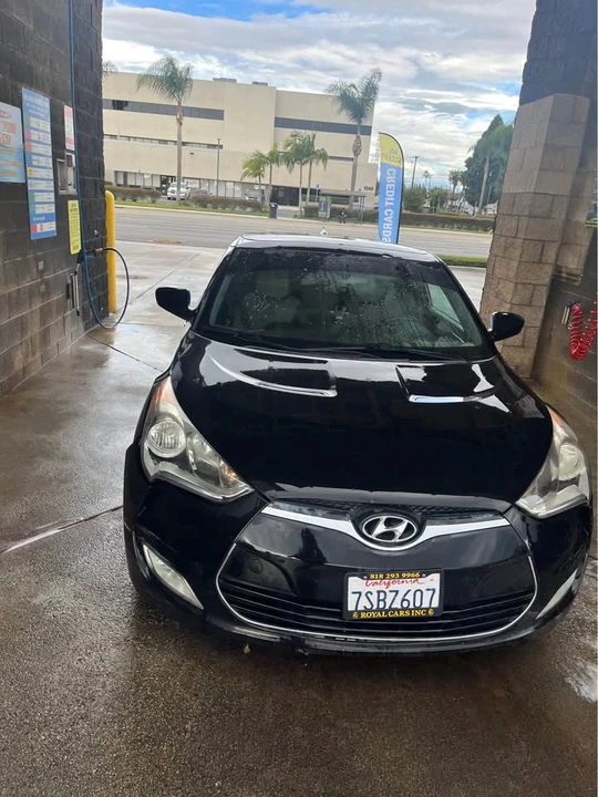 2013 Hyundai Veloster - Image 10 of 12