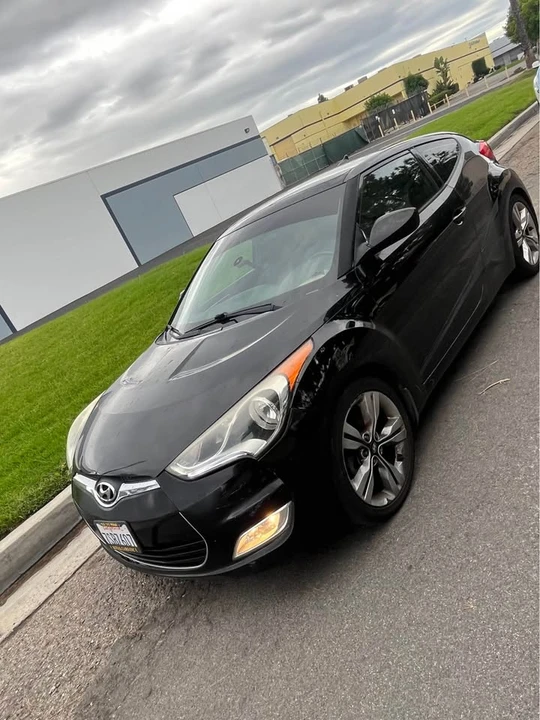 2013 Hyundai Veloster - Image 3 of 12