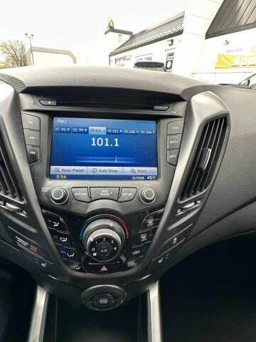 2013 Hyundai Veloster - Image 13 of 16