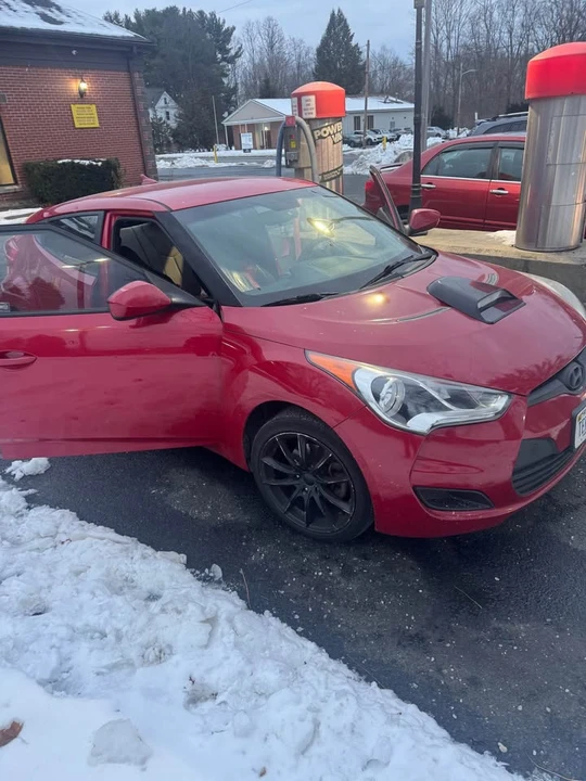 2013 Hyundai Veloster - Image 6 of 6