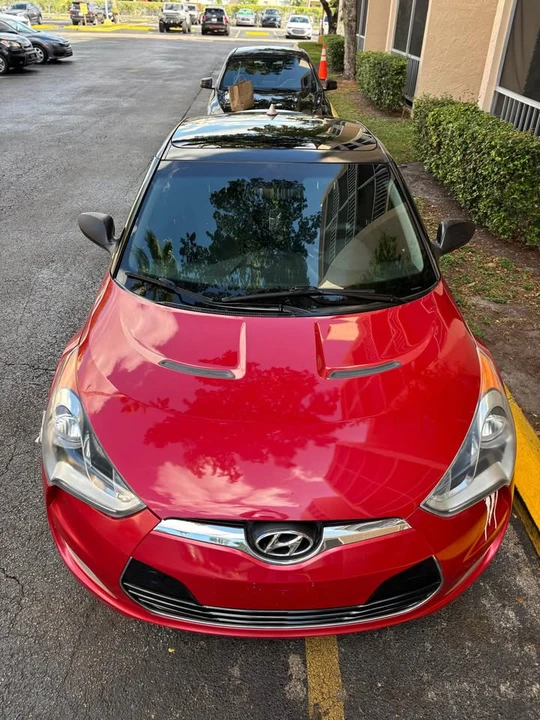 2013 Hyundai Veloster - Image 2 of 9